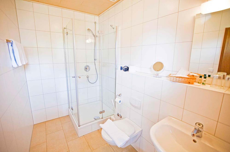 Bathroom, Gasthof Engel, Ortenaukreis