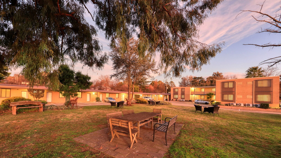 Others 5, Hamilton Hume Motor Inn, Yass Valley