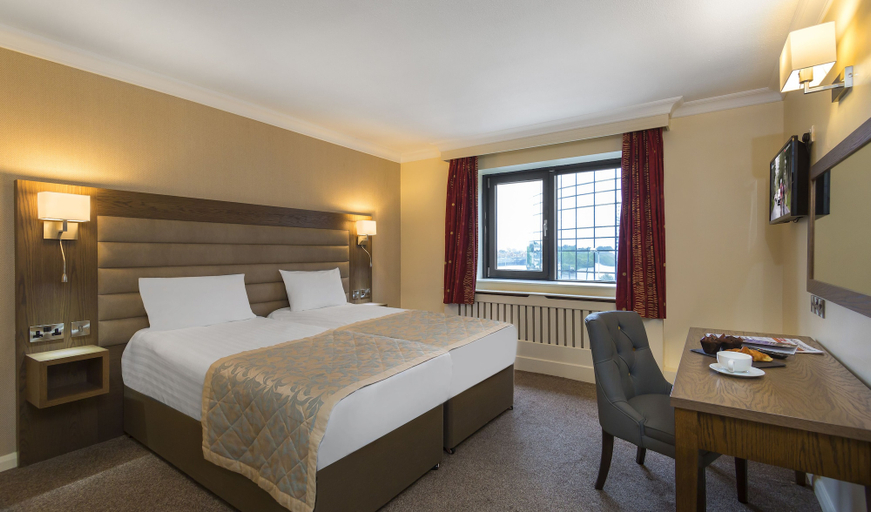 Bedroom 2, Limerick City Hotel