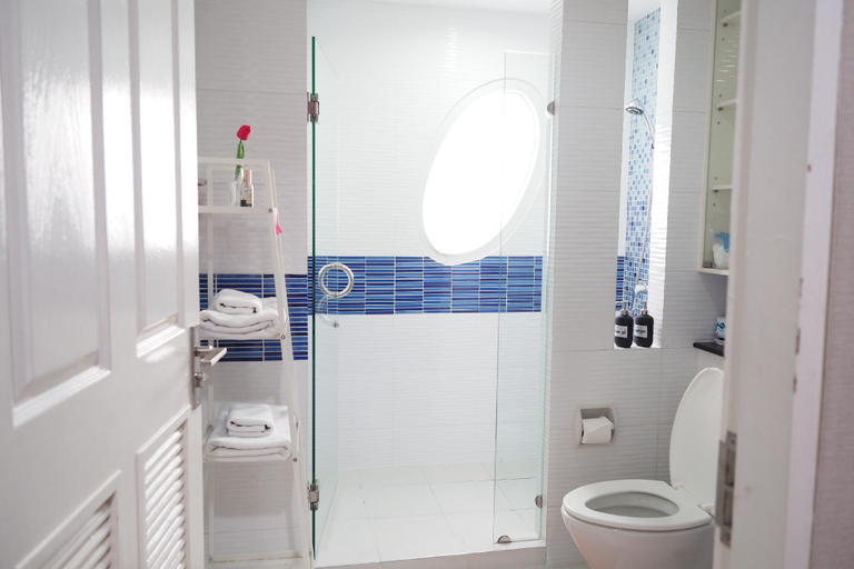 Bathroom 4, The Beach Bangsaen by Thanthita + Free Disney Plus, Muang Chon Buri