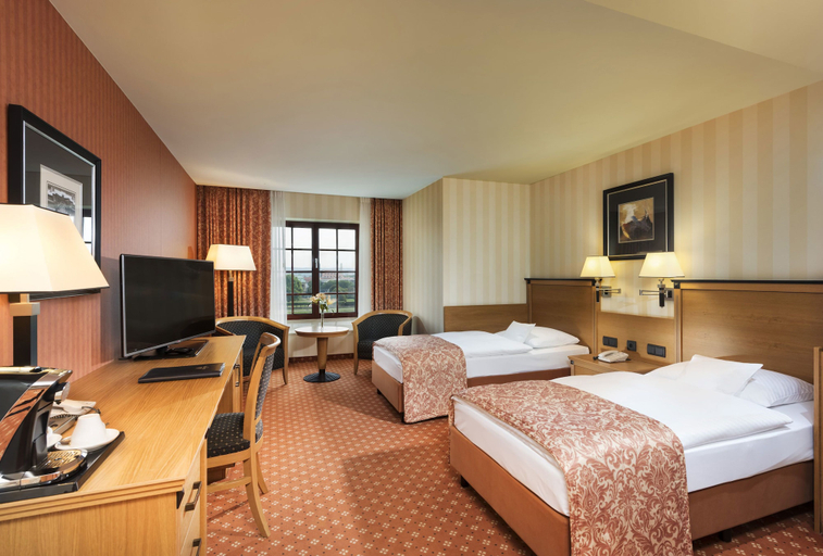 Bedroom 4, Maritim Hotel & Internationales Congress Center Dresden, Dresden
