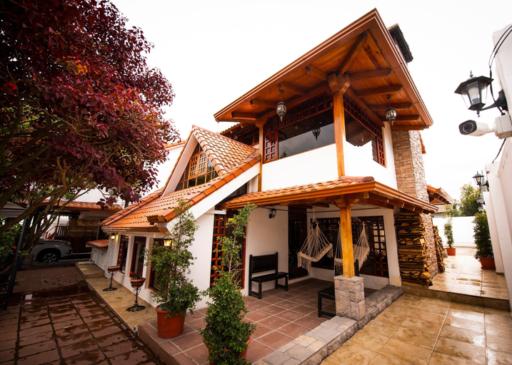 Exterior & Views