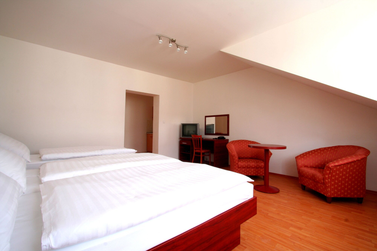 Bedroom 3, Aparthotel Susa, Praha 2