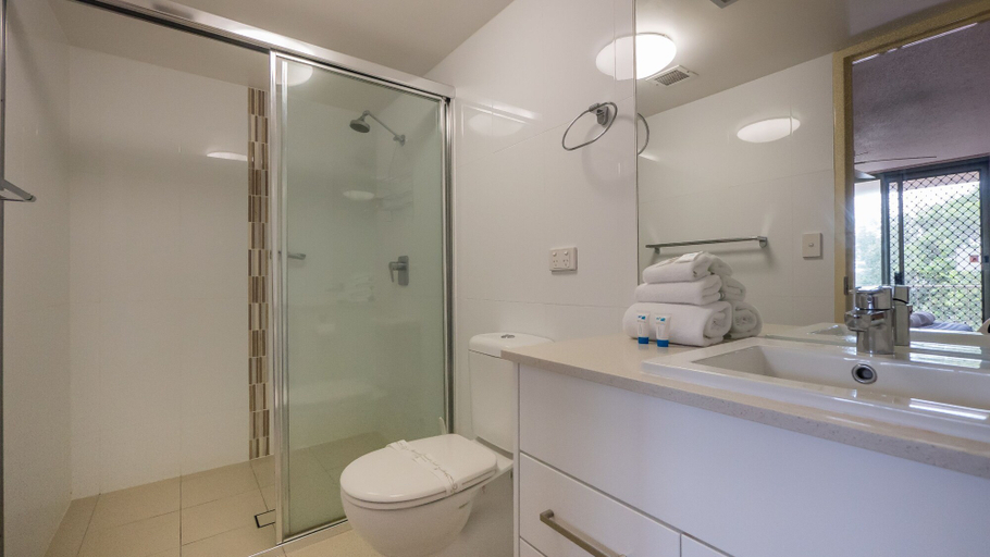 Bathroom 4, Montana Palms Resort, Gold Coast