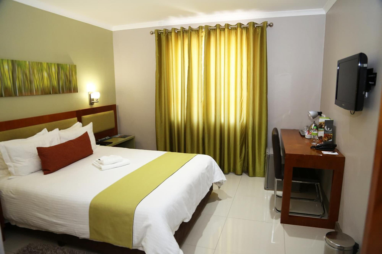 Bedroom 3, TraveLodge Hotel, Gaborone