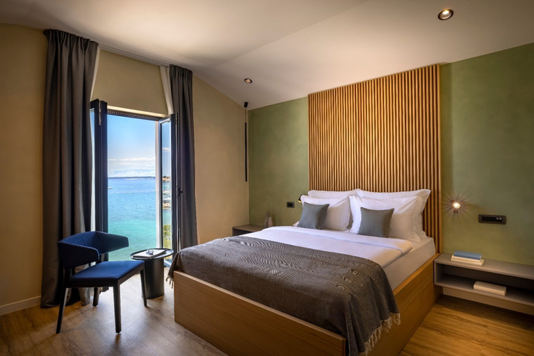 Bedroom 3, DUNATOVI DVORI Heritage Hotel, Preko