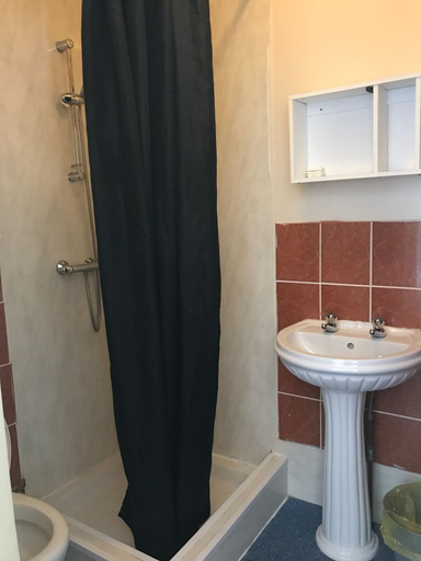 Bathroom 4, Chilton Hotel, Blackpool