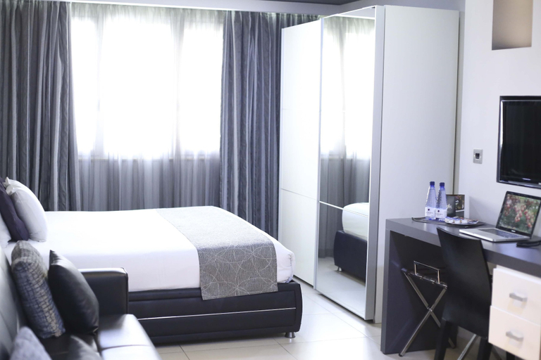 Bedroom 3, Pebbles Boutique Aparthotel