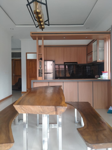 Others 3, Villa Denafa, Garut