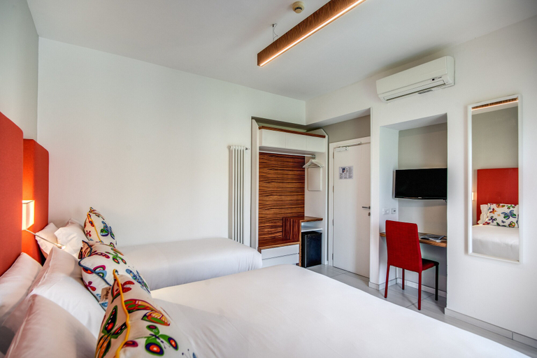 Bedroom 3, Hotel Florida, Napoli