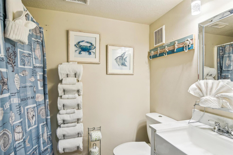 Bathroom 4, Victorian 3121-sweet Serendipity, Galveston