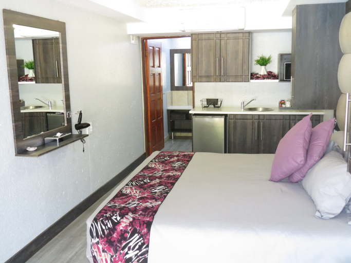Bedroom 3, Bushmans Rock Country Lodge, City of Tshwane
