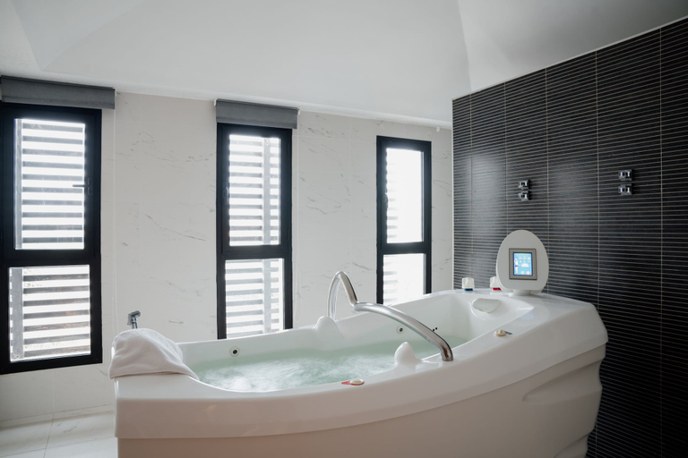 Bathroom 5, Sofitel Agadir Thalassa sea & spa, Agadir-Ida ou Tanane