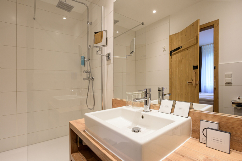 Bathroom 5, Waldhotel Berghof, Gotha