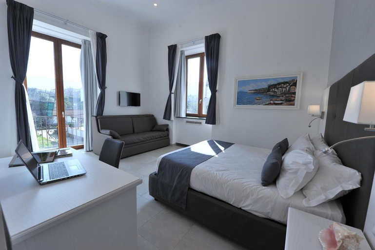 Bedroom 5, Villa Emanuel, Napoli