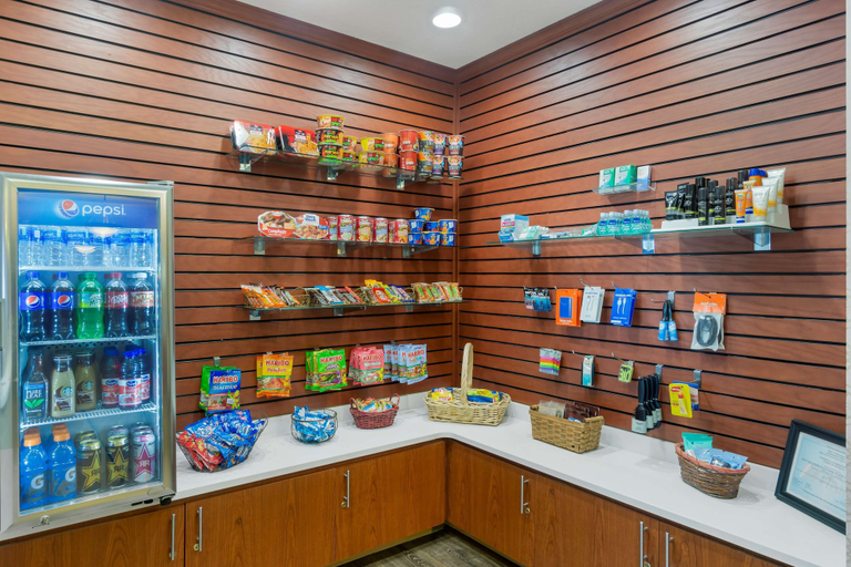 Food & Drinks 5, Best Western Plus Park Place Inn & Suites, Lewis