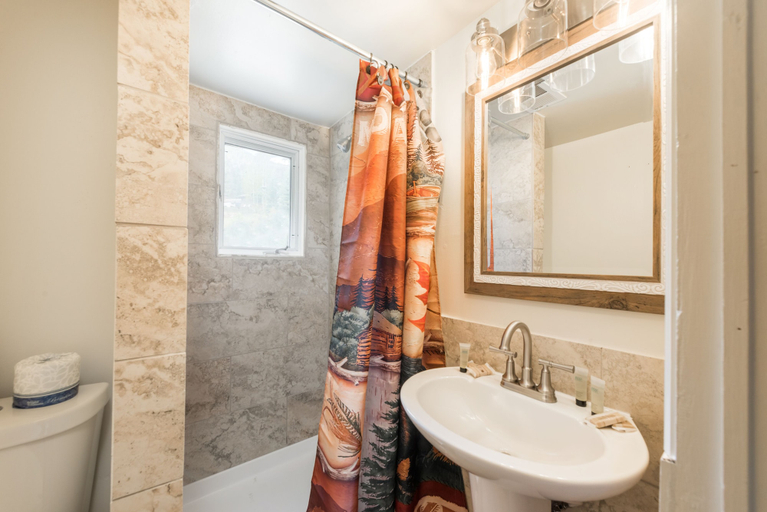 Bathroom 3, Ponderosa Lodge, Larimer