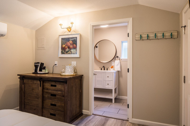 Bathroom 4, Cottages on River Road, Sonoma