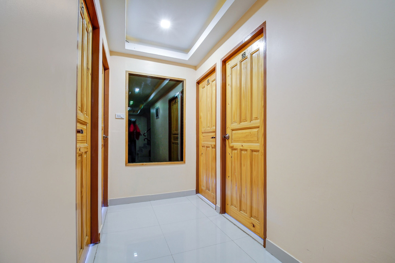 Others 4, Phratamnak Hill Guest House, Pattaya