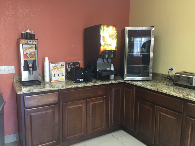 Food & Drinks 5, Days Inn by Wyndham Phoenix North, Maricopa