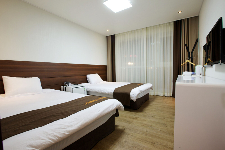 Bedroom 3, Ewha Hotel, Jeju