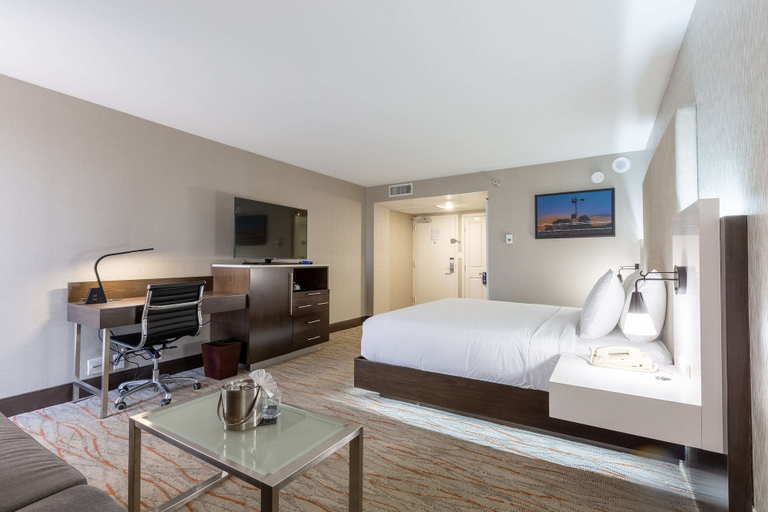 Bedroom 4, DoubleTree by Hilton Dallas - Richardson, Dallas