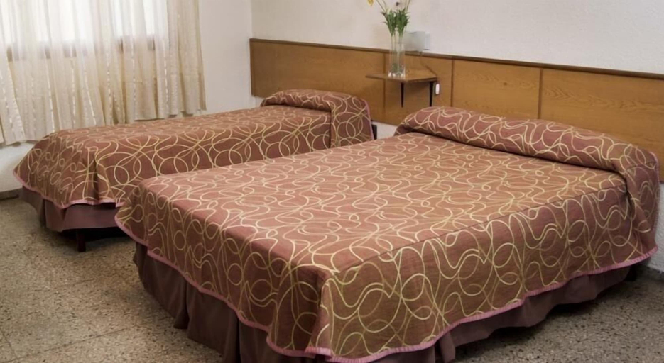 Bedroom, Hotel América, Capital