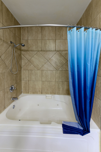 Bathroom 4, Super 8 by Wyndham High Point/Greensboro, Guilford