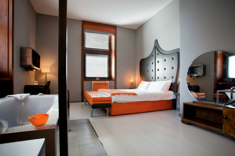 Bedroom 3, Orange Hotel, Roma