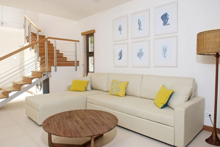 Others 4, Coral Bay by Dream Escapes