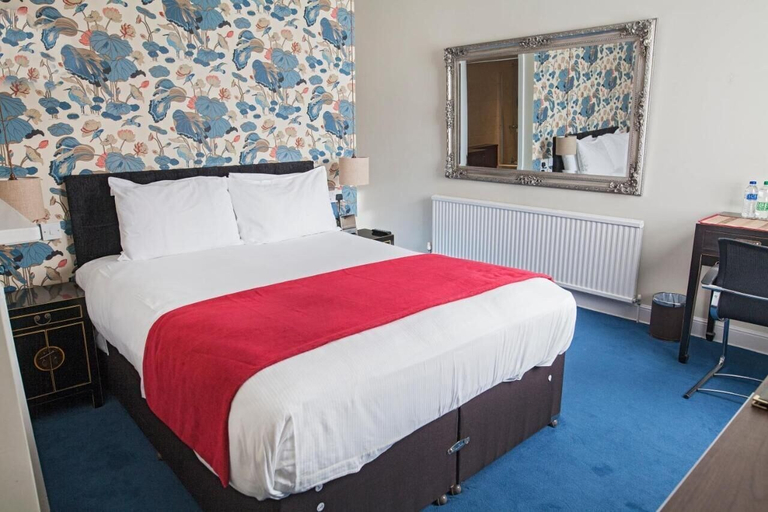 Bedroom 3, Blue Piano, Birmingham