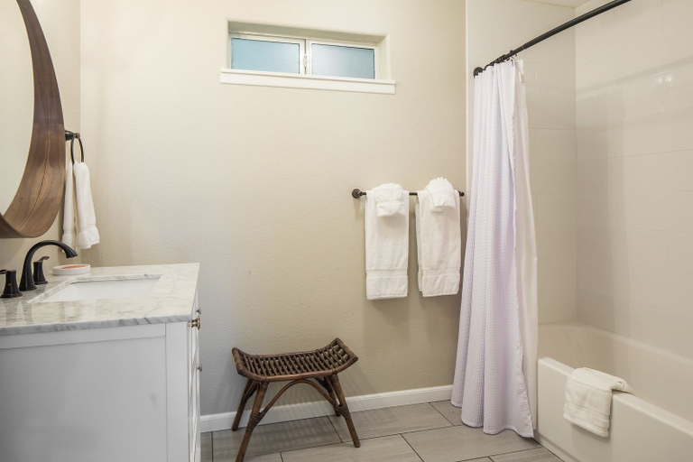 Bathroom 4, Cottages on River Road, Sonoma