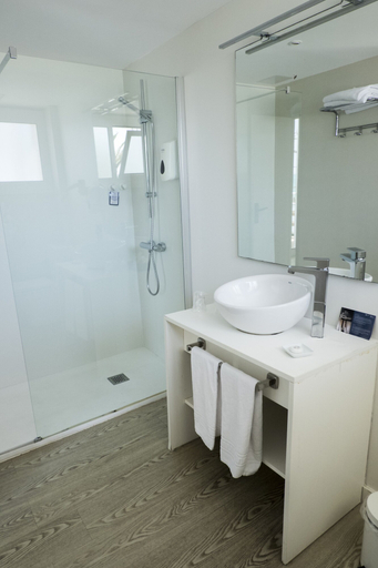 Bathroom 5, Hotel Subur Maritim, Barcelona