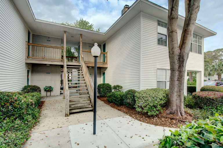 Exterior & Views, Island Square #808 by Hodnett Cooper, Glynn