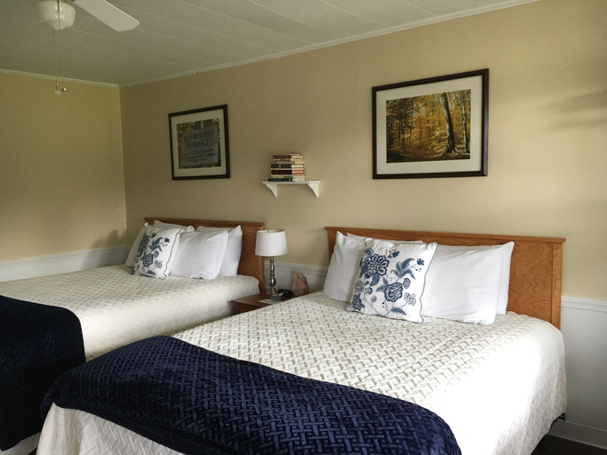 Bedroom 4, Highland Lake Resort, Cumberland