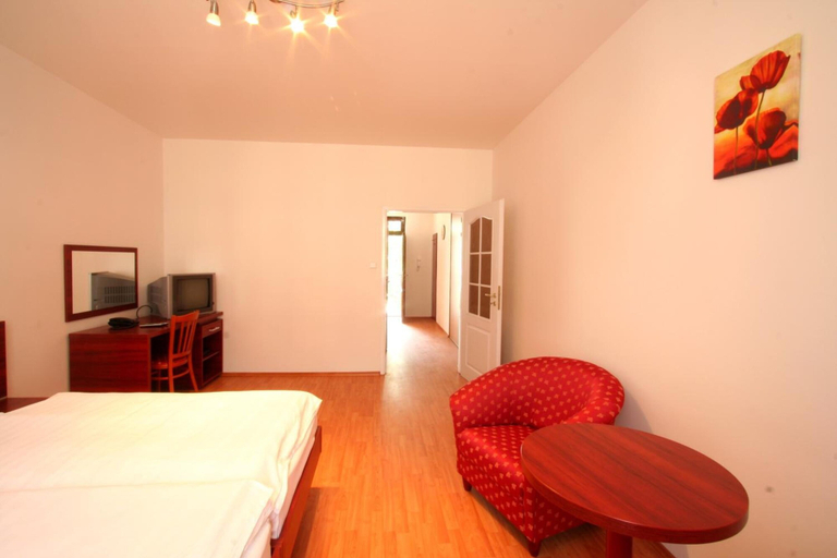 Bedroom 3, Aparthotel Susa, Praha 2