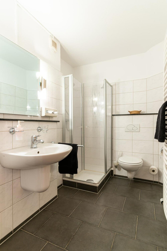 Bathroom 5, Das Schäfers Hotel, Cloppenburg