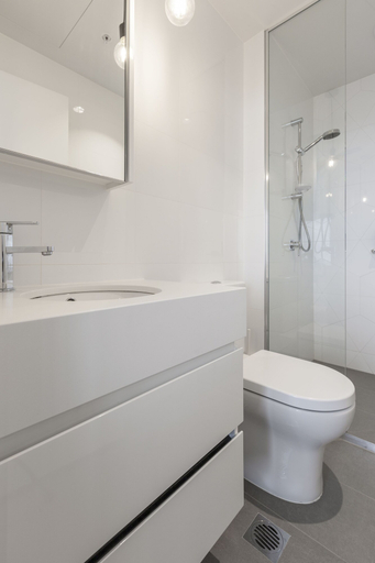 Bathroom 3, Trendy Melbourne 2 Bedroom Apartment by BnB Pro, Melbourne