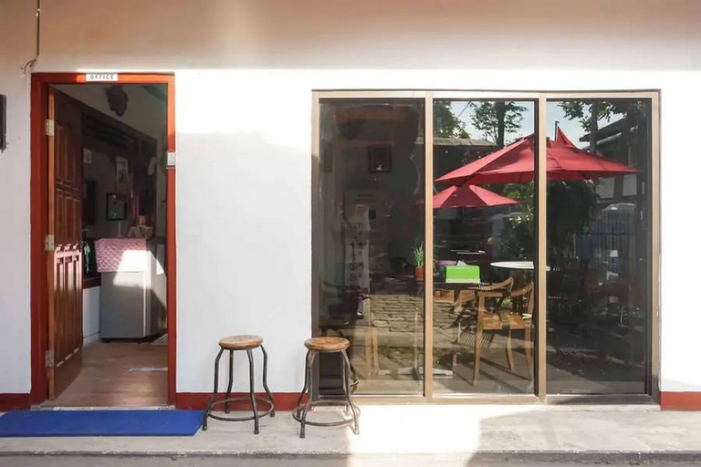 Exterior & Views 2, RedDoorz Plus @ Alun Alun Nganjuk, Nganjuk