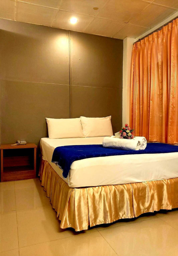 Bedroom 3, Suriwong Chumphon Hotel, Muang Chumphon