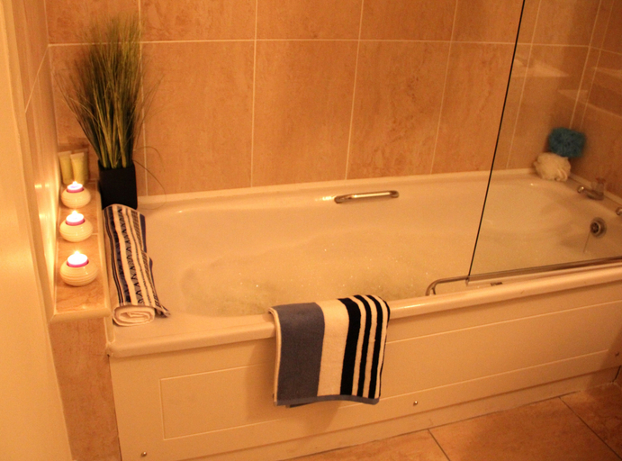 Bathroom 4, Galway Bay Sea View Apartments
