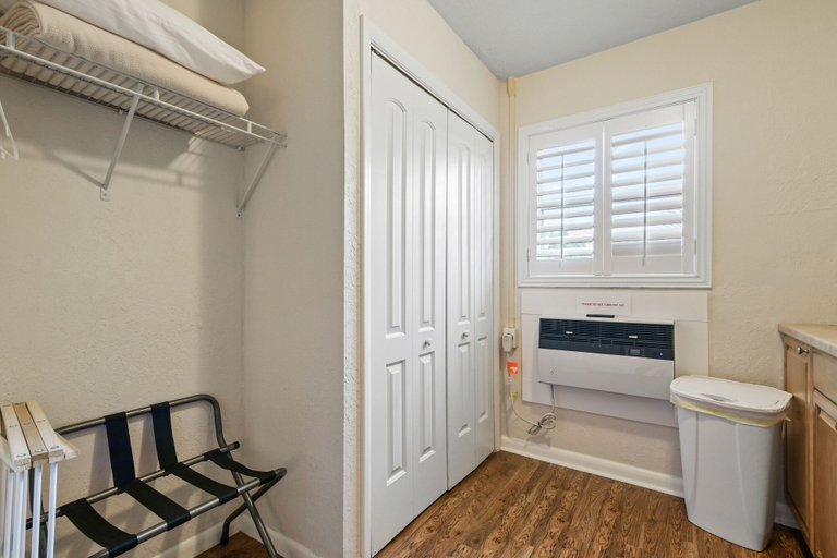 Others 5, Tequesta Palms Inn, Palm Beach