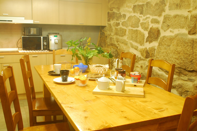 Others 5, Casa do Mosteiro, Ourense