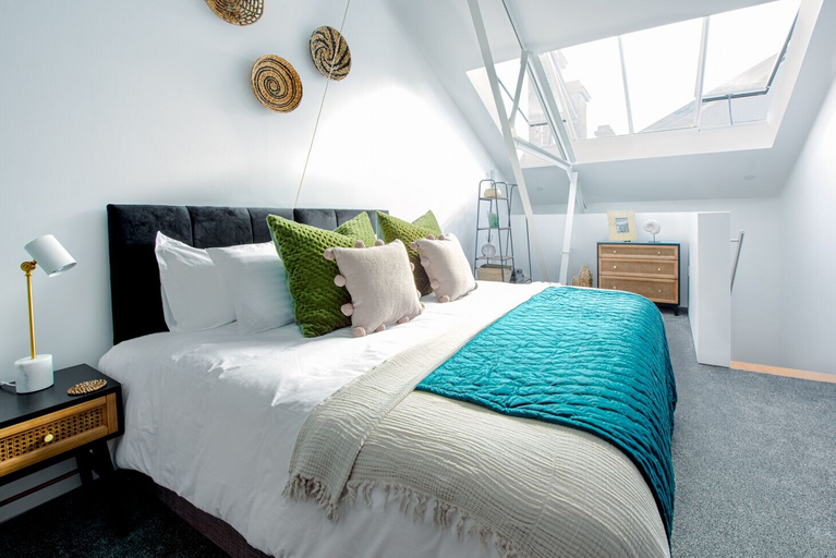 Bedroom 2, RWY Suite48, Plymouth