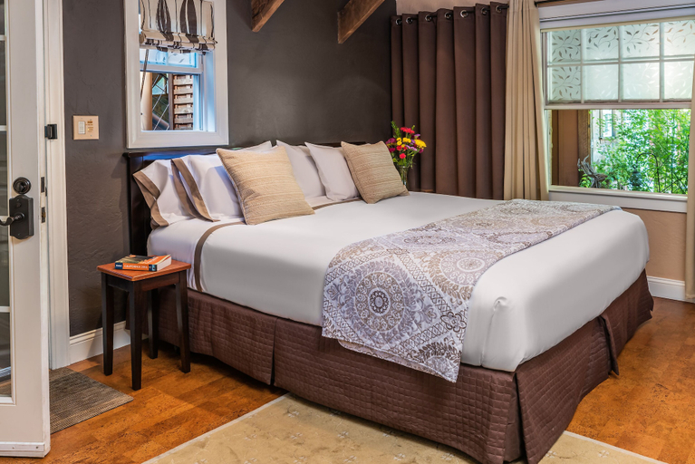 Bedroom 3, Eden Vale Inn, El Dorado