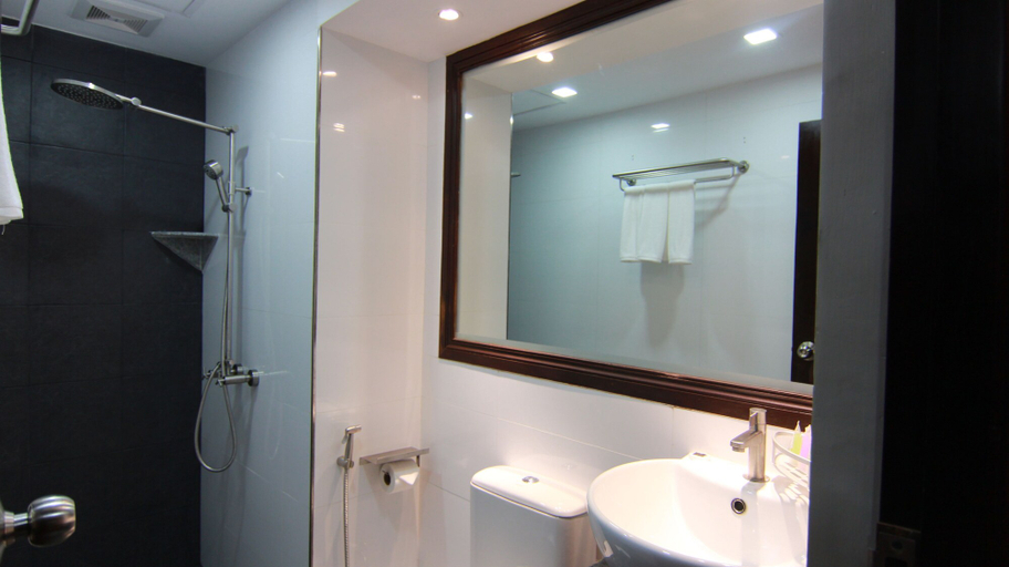 Bathroom 5, TriStar Hotel, Yangon