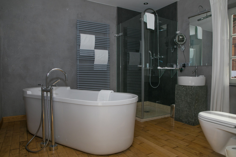 Bathroom 4, Seehotel Luitpold, Miesbach