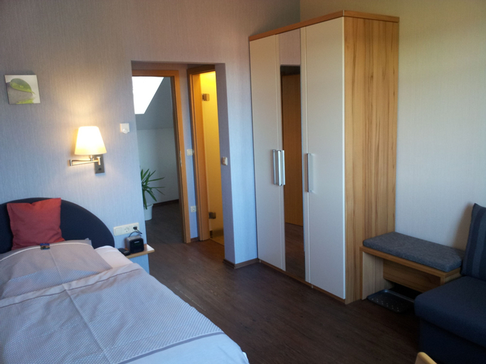 Bedroom 4, Gasthaus Zum Lindenwirt, Kassel