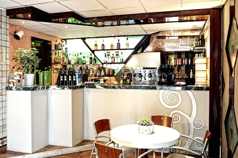 Food & Drinks 5, Hotel Prestige, Pescara