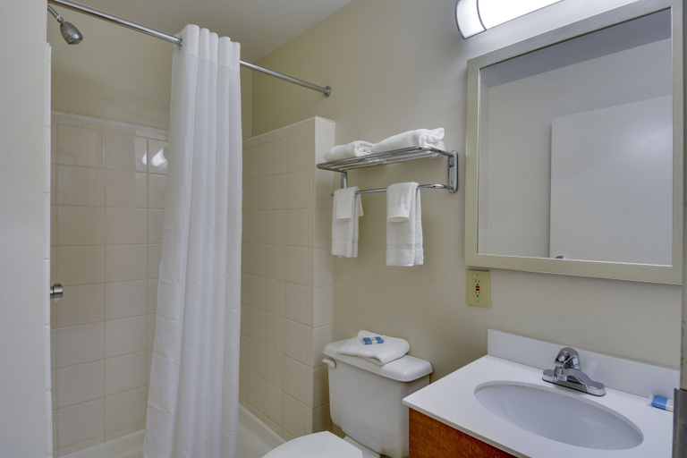 Bathroom 4, HomeTowne Studios by Red Roof Austin, Williamson